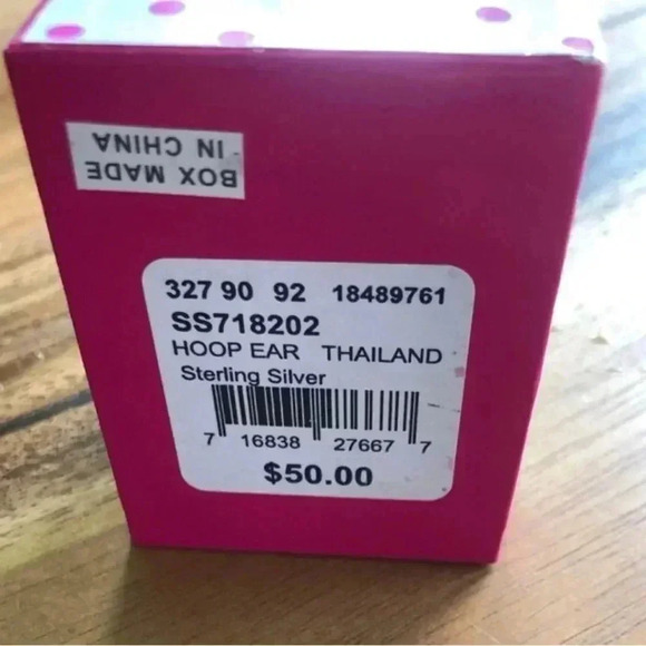 Charming Girl Sterling Silver small Hoop earrings - NIB - Picture 2 of 2